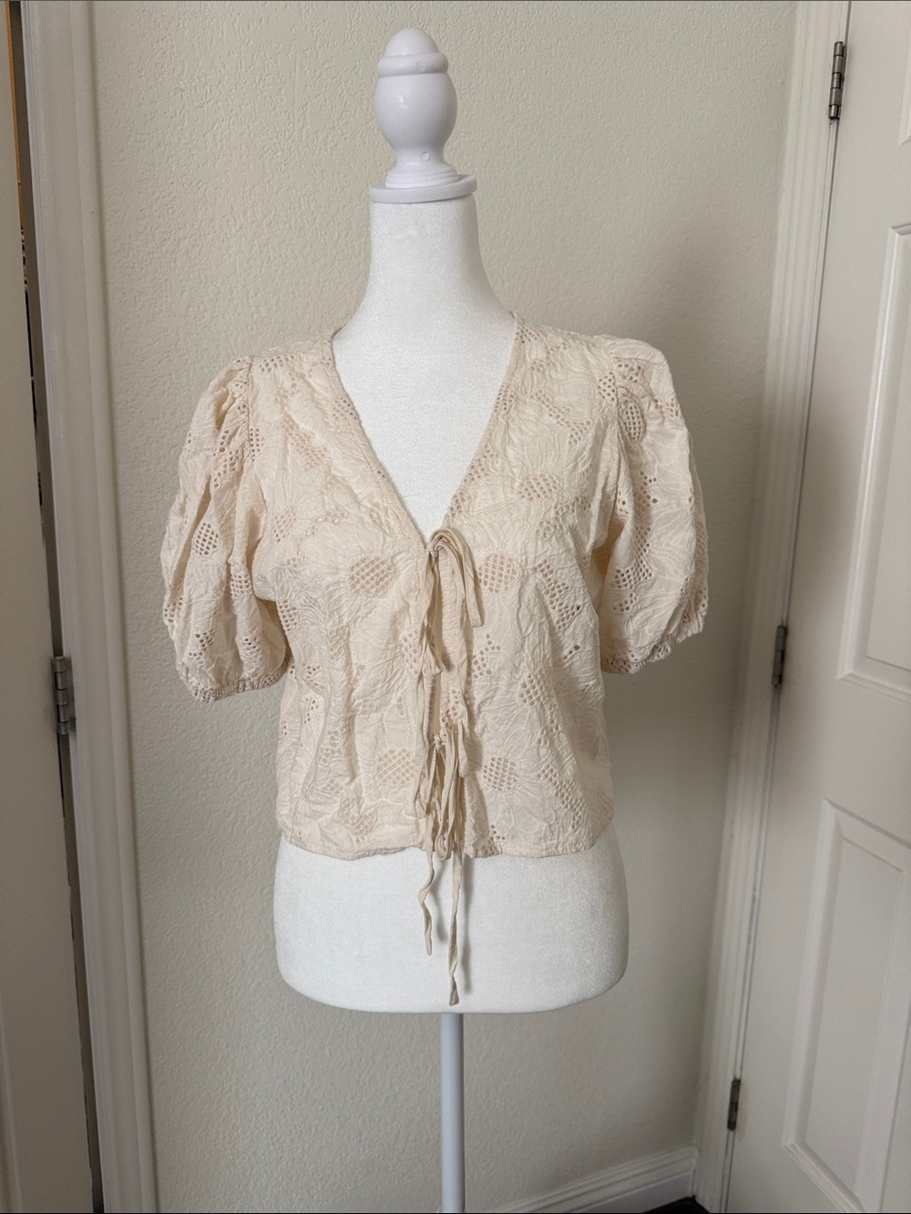 Tie-Front Eyelet Puff Sleeve Blouse - Cream